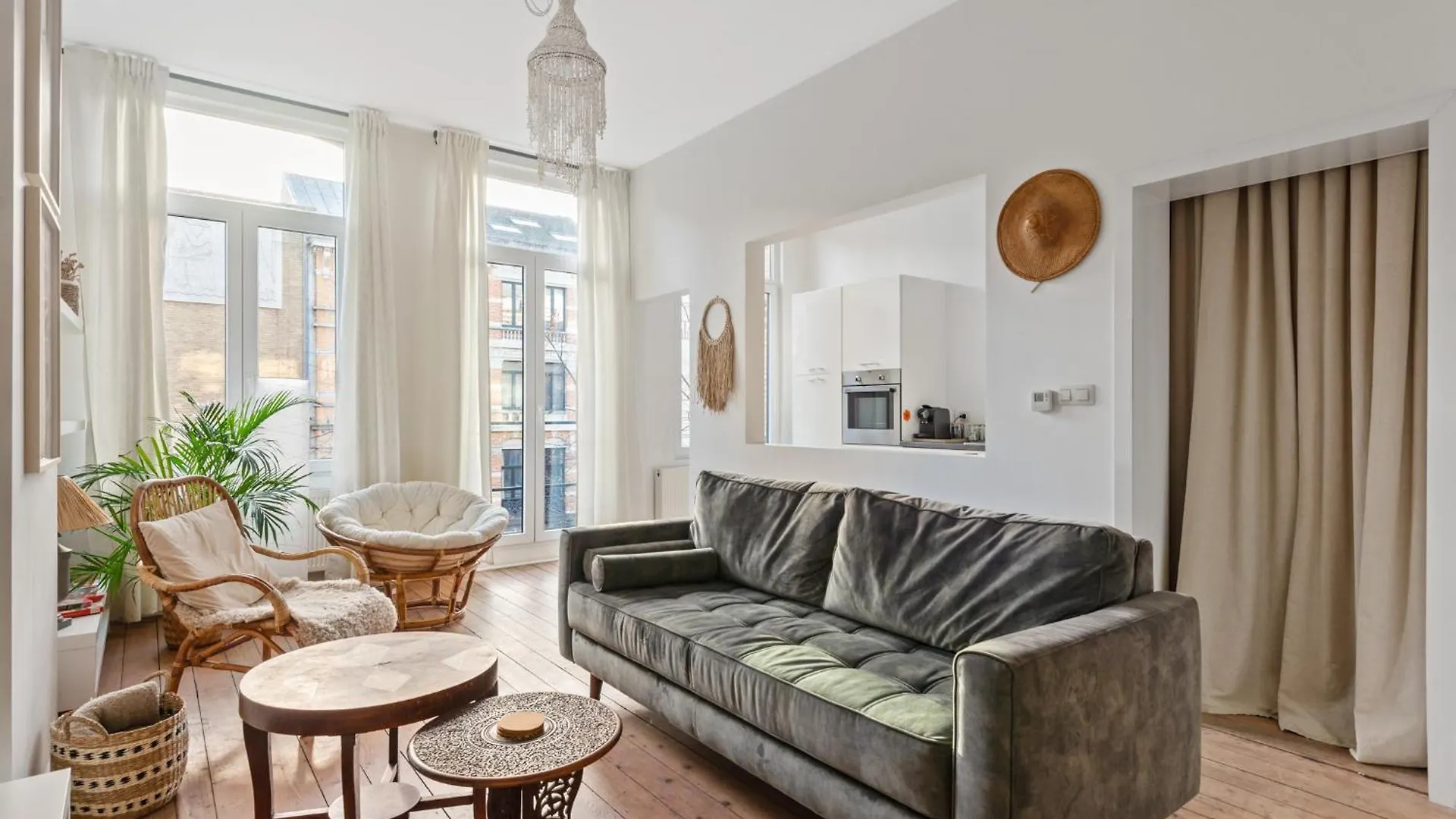 Boho Chic - Your Bohemian Home In Antwerp Apartment